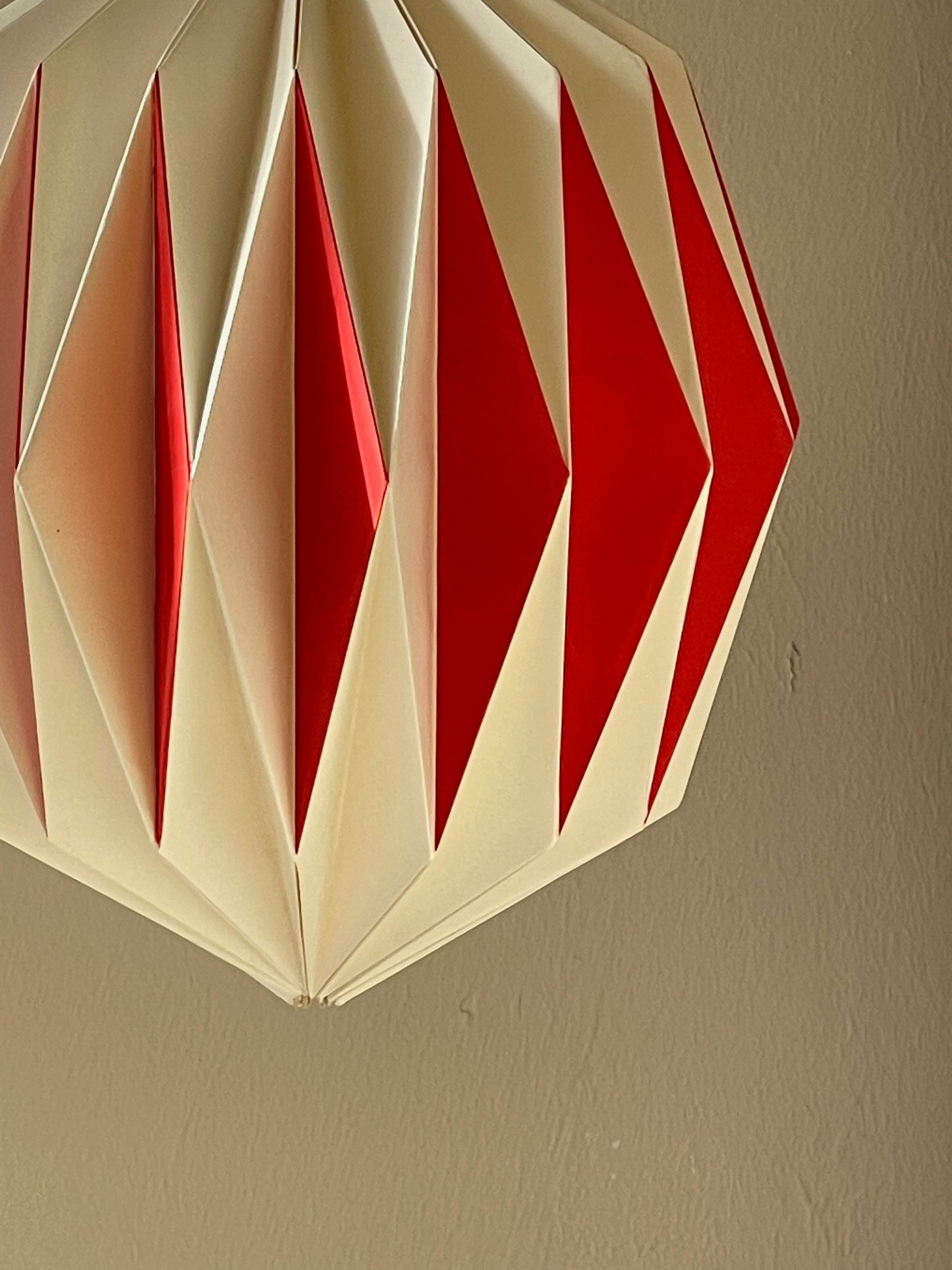 Paper lampshade - RED